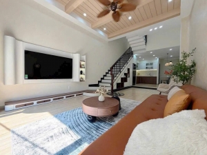 Mê Cầu Rồng thì đây căn nhà cách cầu Rồng chỉ 700 siêu trung tâm, khu trung tâm sầm uất